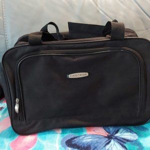 3/20$: Protege Travel Bags